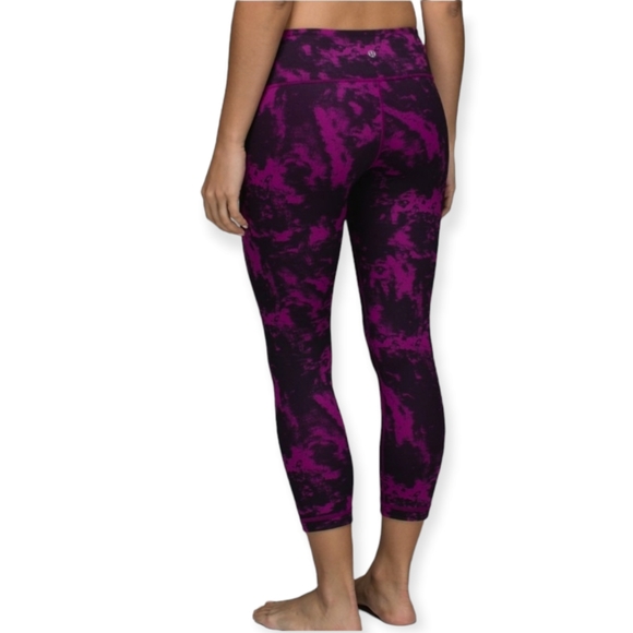 Lululemon Wunder Under Crop II - Picture 4 of 9
